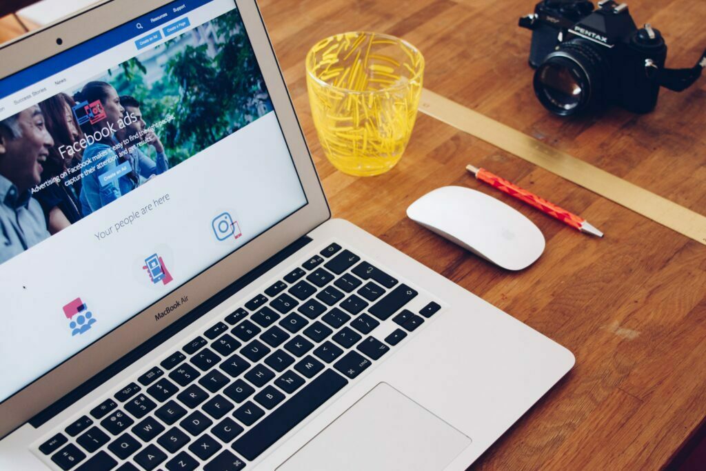 agency working on facebook ads